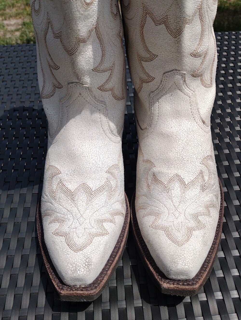 Ariat Cream Western Heeled Cowboy Boots with Brown Heel - Picture 7 of 16